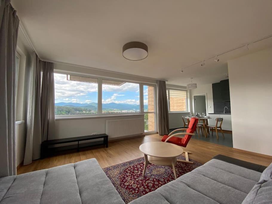 New Flat With A Mountain View, Garage Parking Apartment Banská Bystrica Exterior foto